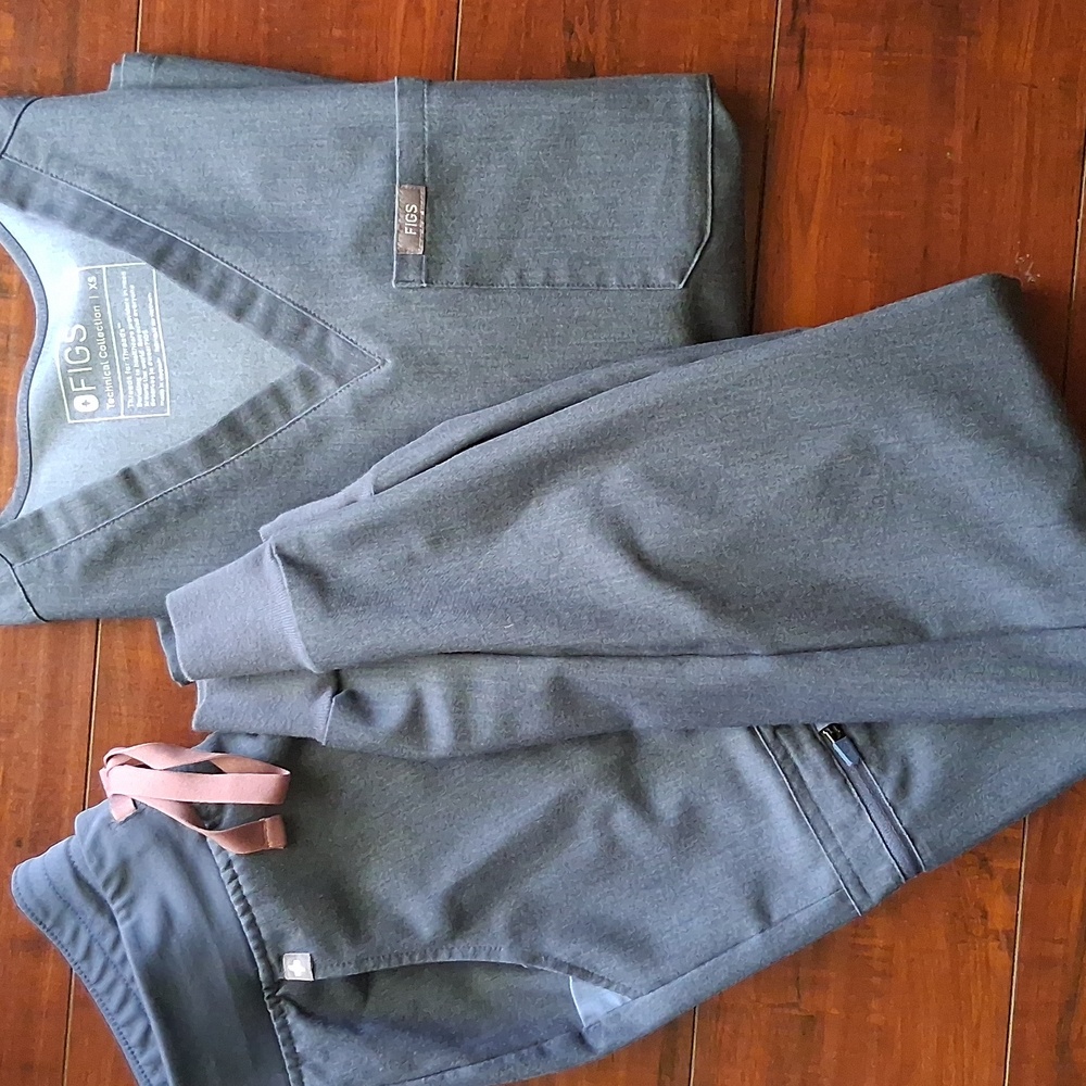 Womens Figs Scrub Set